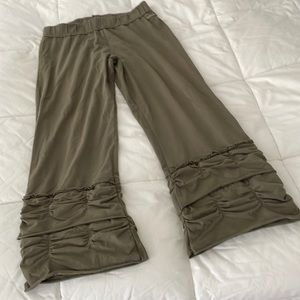 Matilda Jane, women’s size M Serendipity pants, army green
